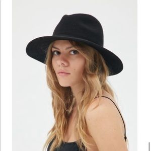 Black urban outfitters hat